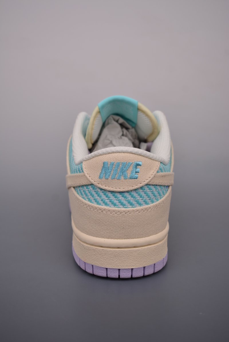 Nike SB Dunk Low view
