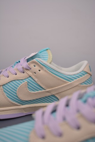 Nike SB Dunk Low view 8