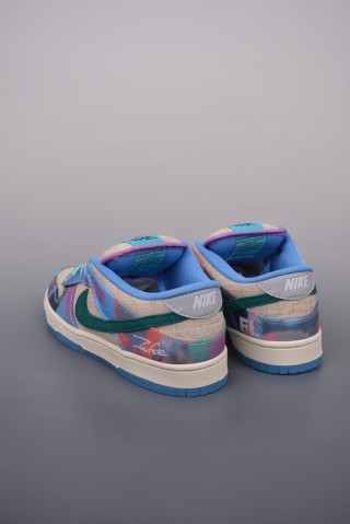 Nike SB Dunk Low view 2