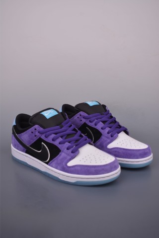 Nike SB Dunk Low 'White / Red / Purple' view 1
