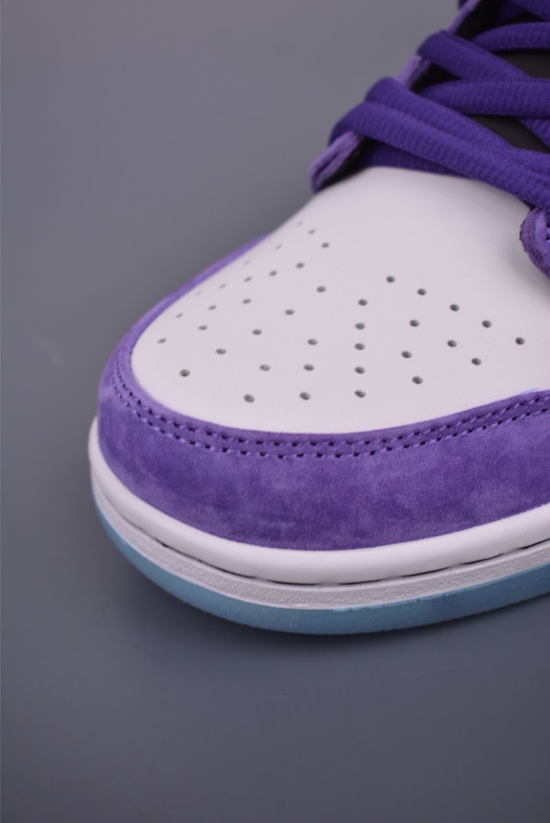 Nike SB Dunk Low 'White / Red / Purple' view