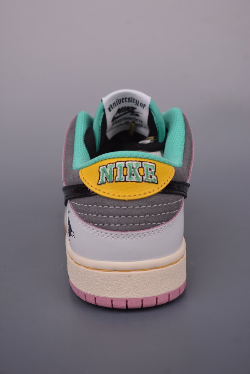 Nike SB Dunk Low view