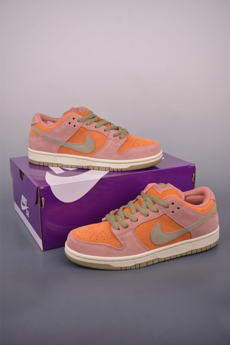 Nike SB Dunk Low view