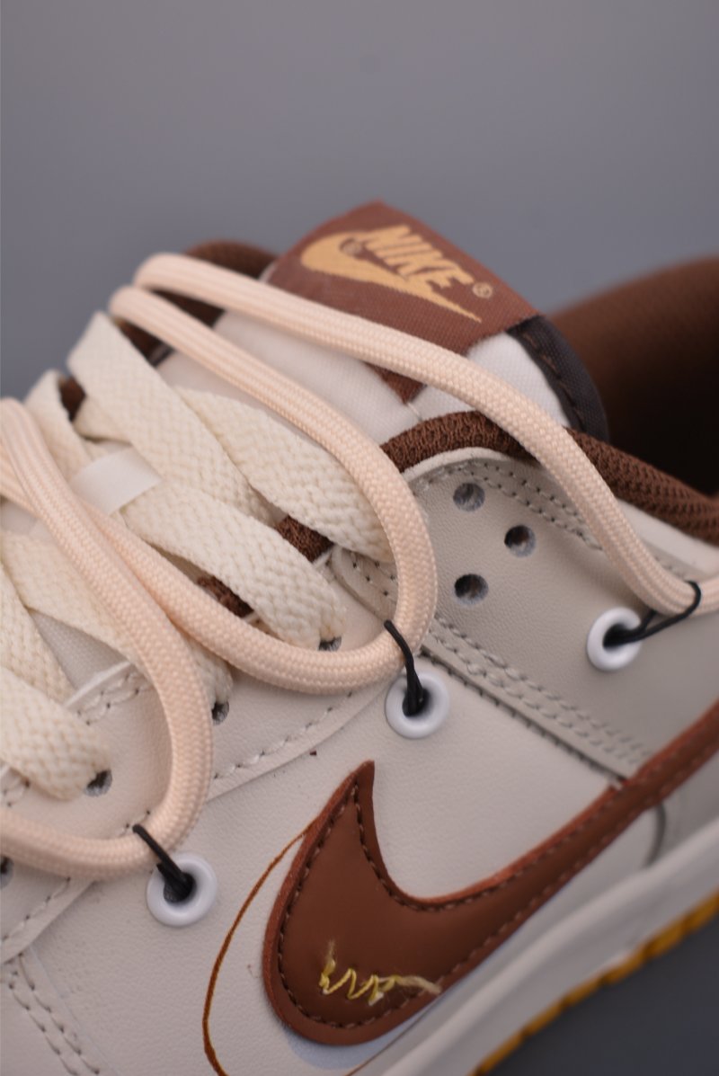 Nike SB Dunk Low 'Brown' view
