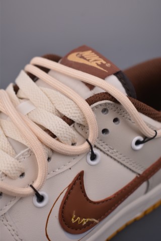 Nike SB Dunk Low 'Brown' view 7
