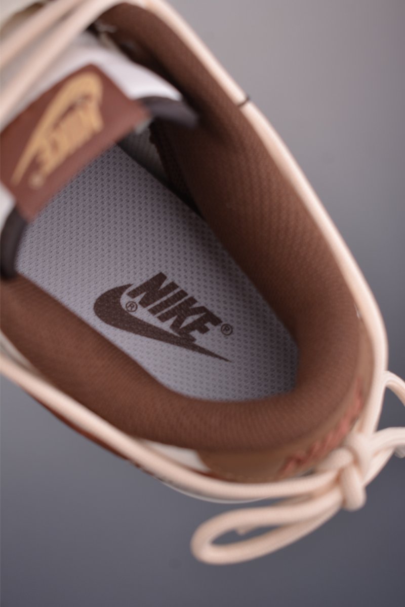 Nike SB Dunk Low 'Brown' view