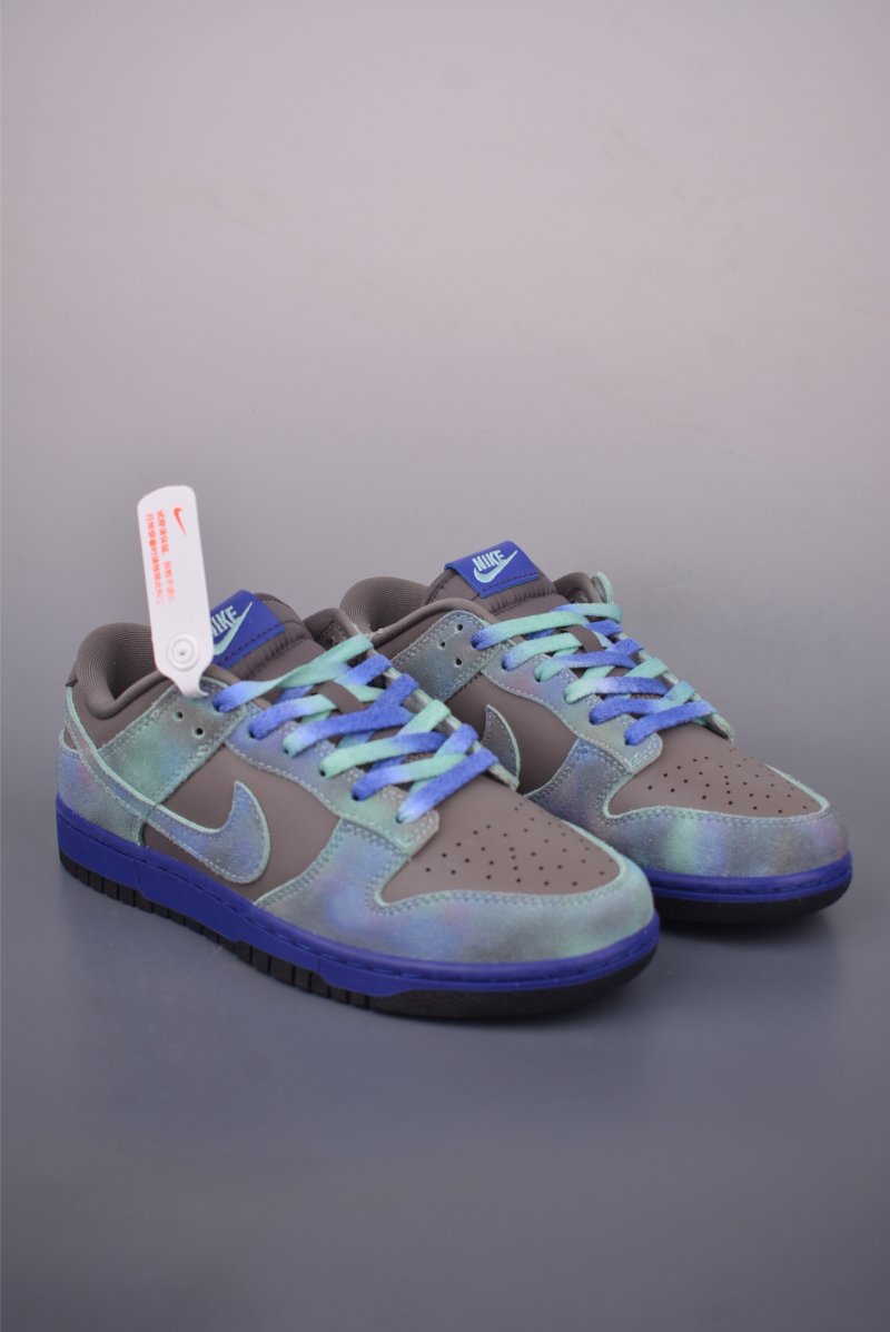 Nike SB Dunk Low