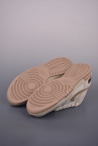 Nike SB Dunk Low view 3