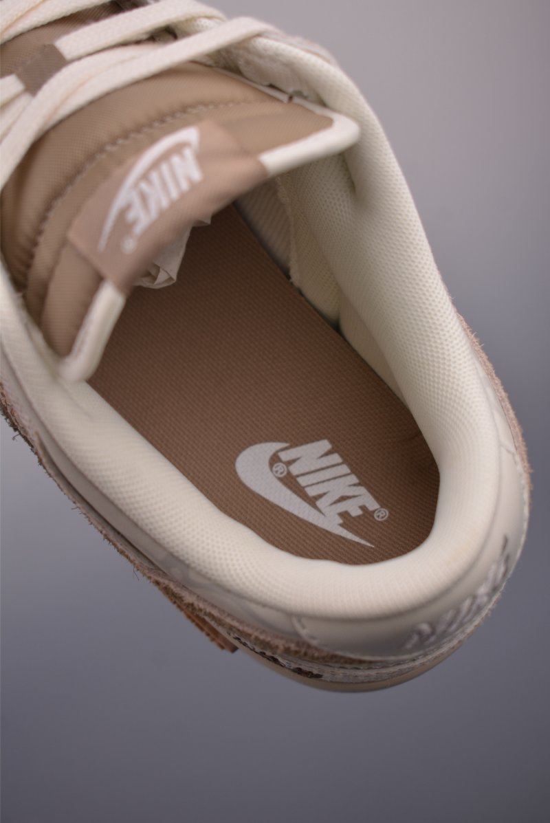 Nike SB Dunk Low view