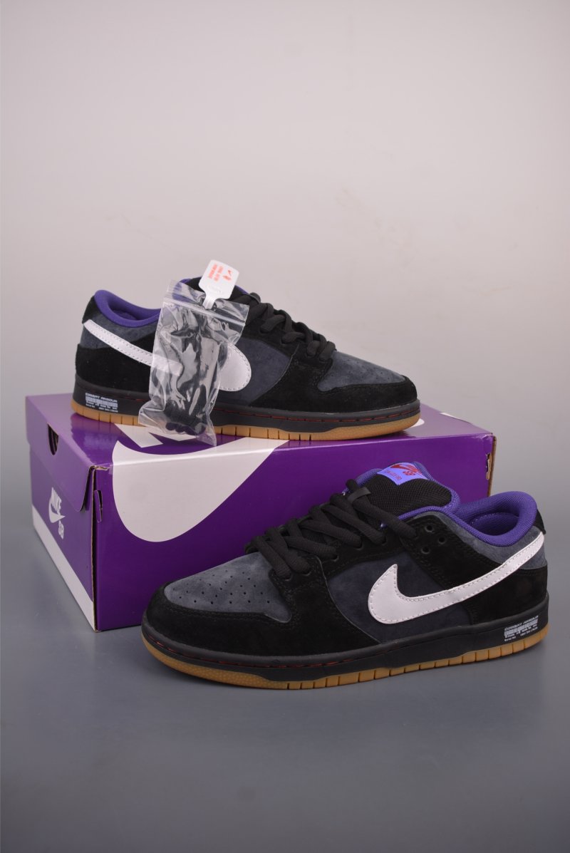 Nike SB Dunk Low 'Black / Purple' view