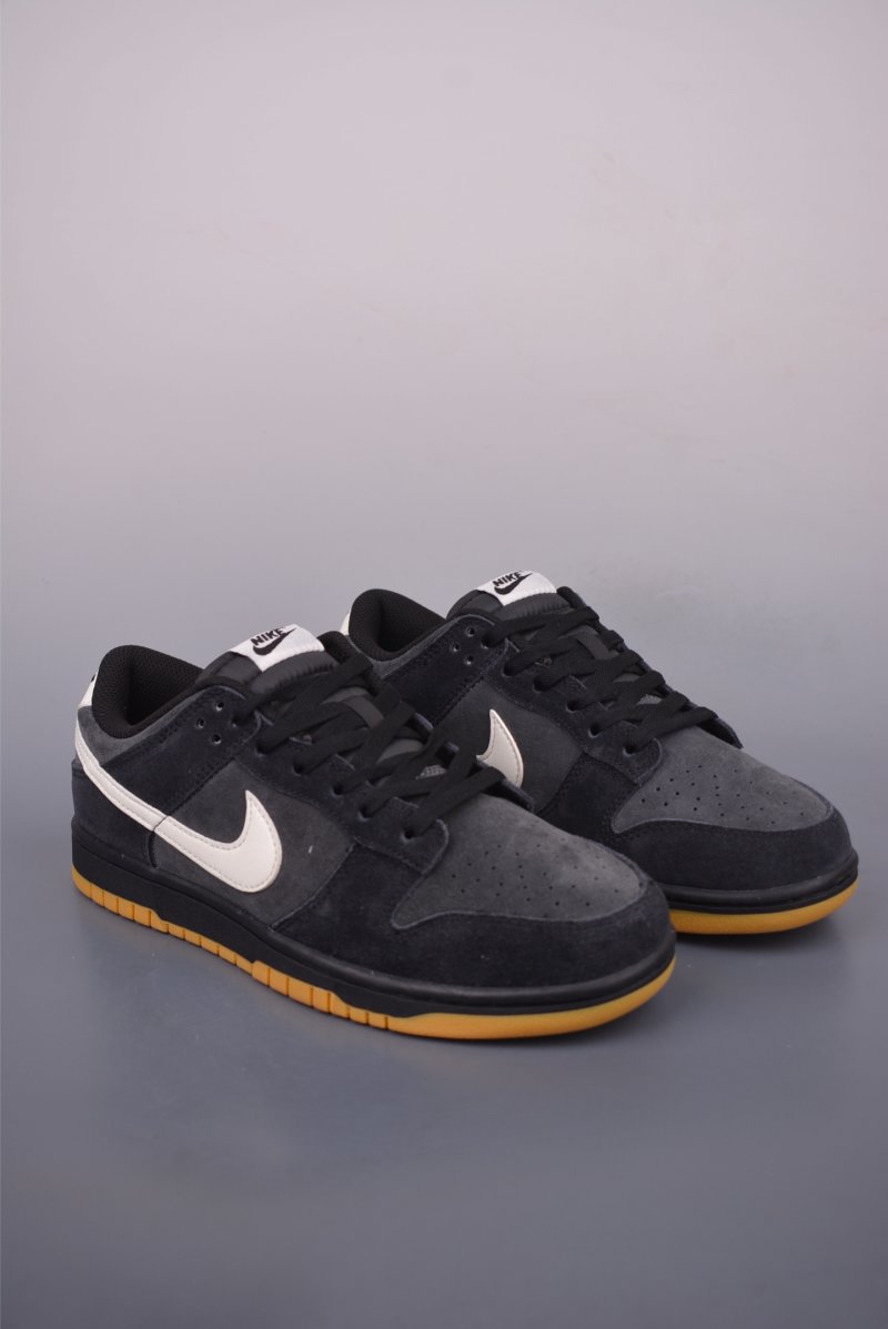 Nike SB Dunk Low 'Black / Grey'