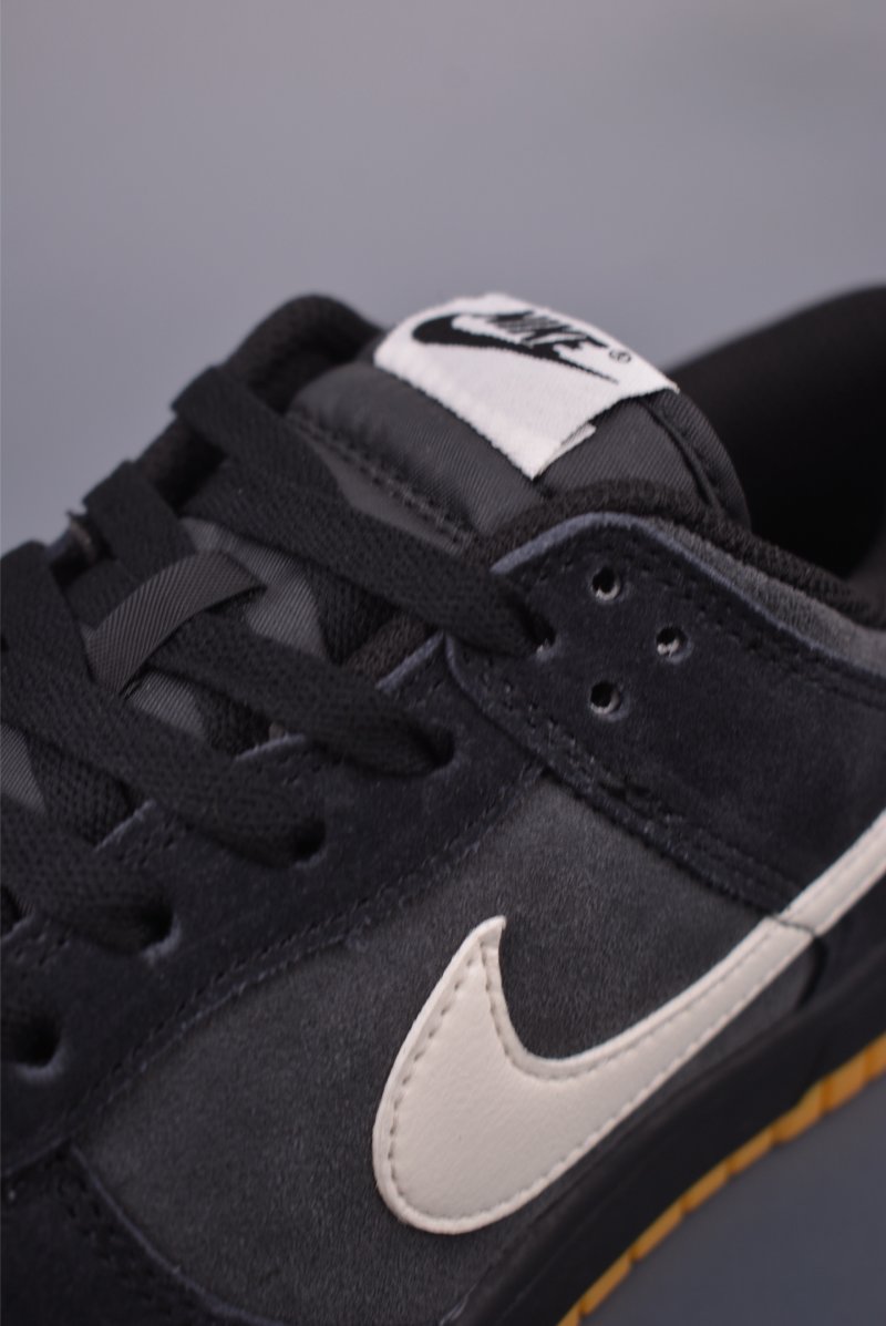Nike SB Dunk Low 'Black / Grey' view