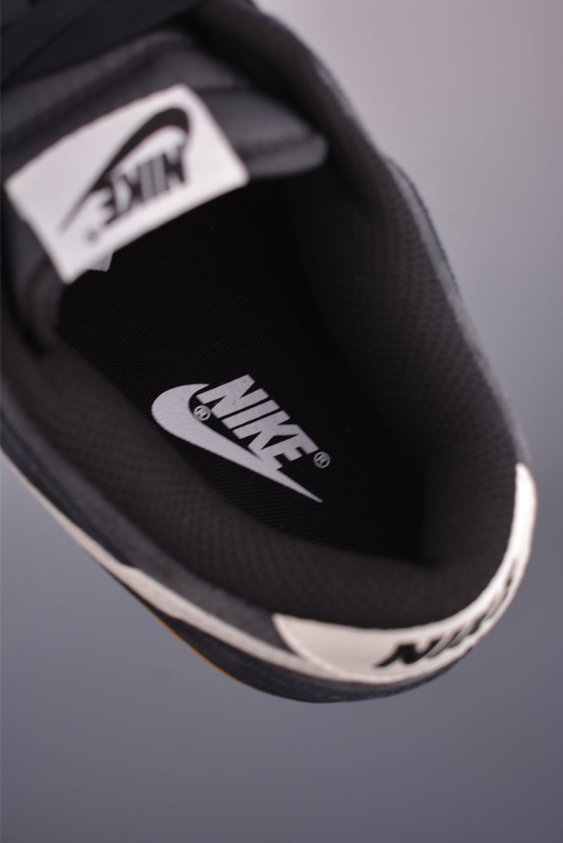 Nike SB Dunk Low 'Black / Grey' view