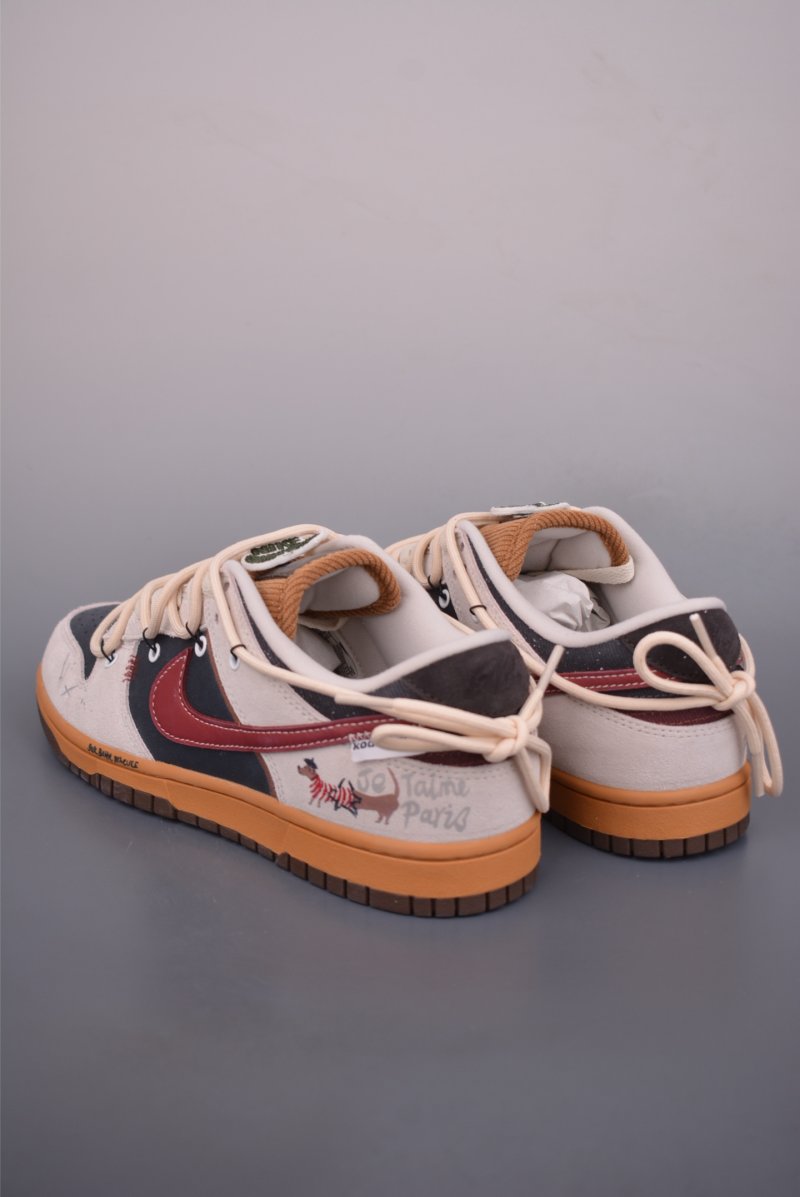 Nike SB Dunk Low view