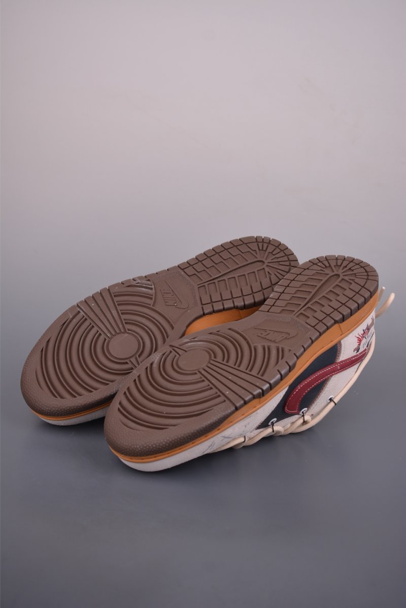 Nike SB Dunk Low view