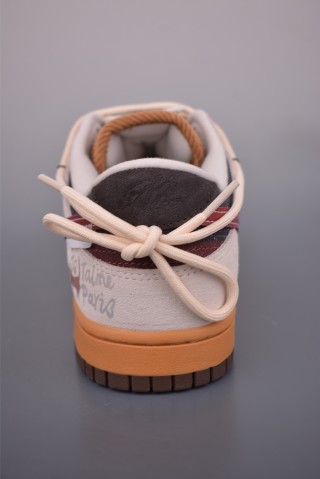 Nike SB Dunk Low view 4