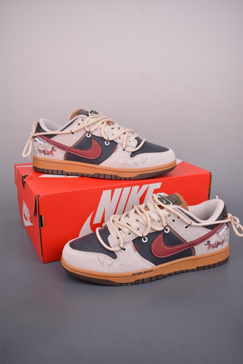Nike SB Dunk Low view