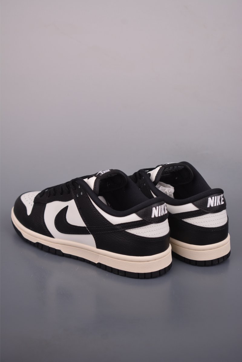 Nike SB Dunk Low view