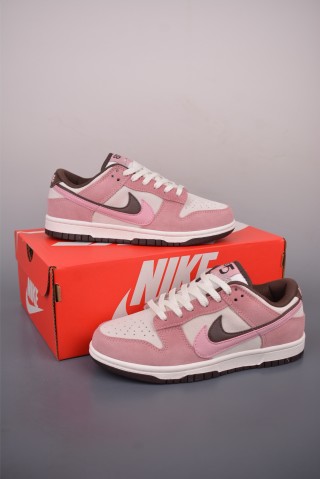 Nike SB Dunk Low view 5