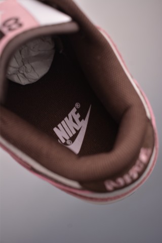 Nike SB Dunk Low view 9