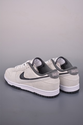 Nike SB Dunk Low view 2