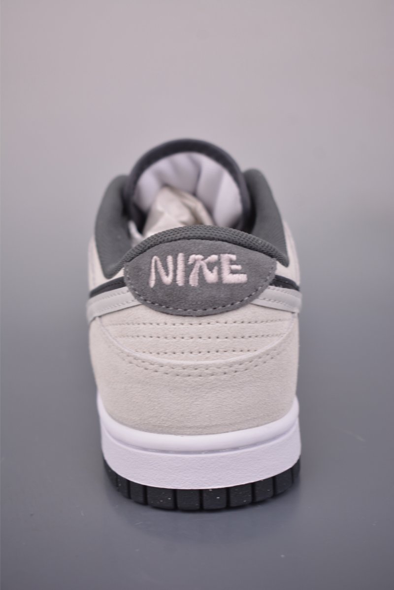 Nike SB Dunk Low view