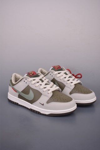 Nike SB Dunk Low view 1