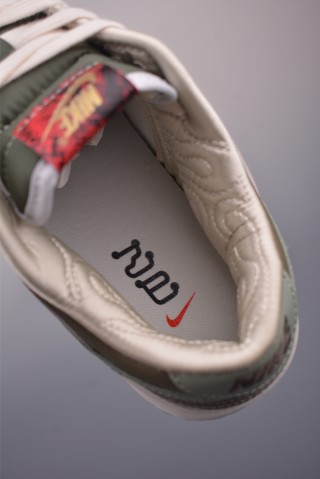 Nike SB Dunk Low view 9