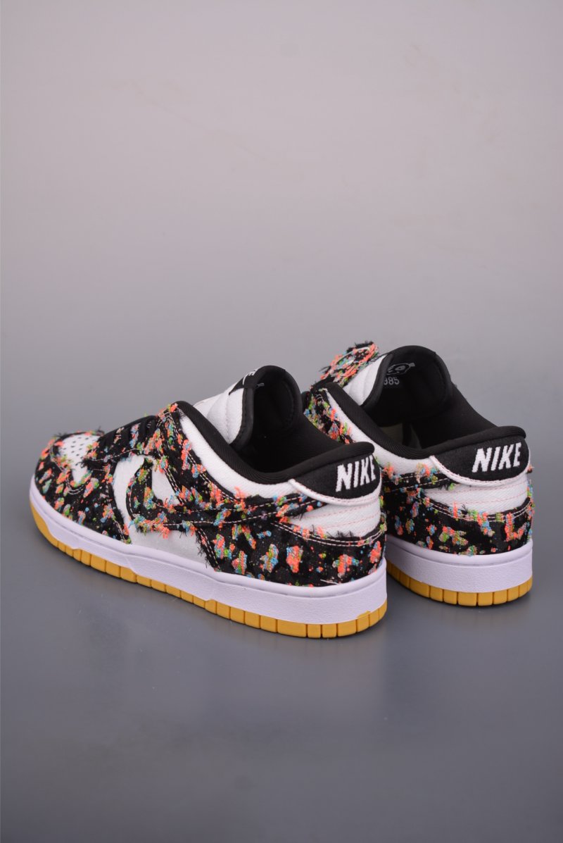 Nike SB Dunk Low view
