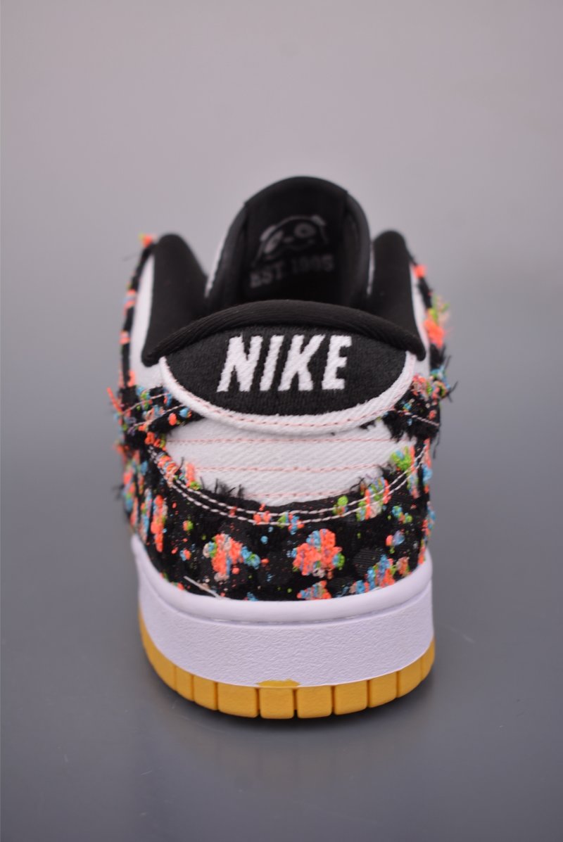 Nike SB Dunk Low view