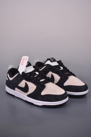 Nike SB Dunk Low view 1