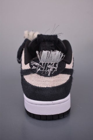Nike SB Dunk Low view 4