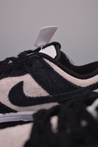 Nike SB Dunk Low view 8