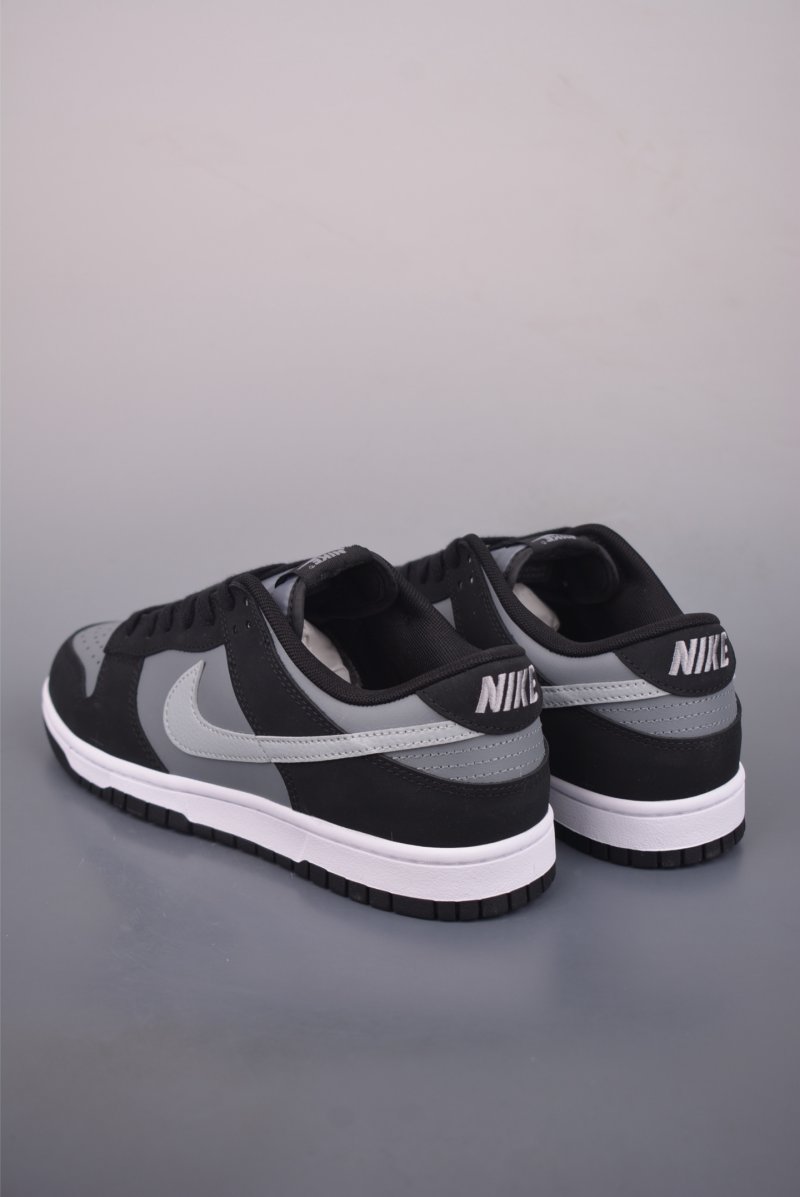 Nike SB Dunk Low view