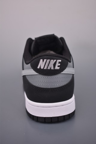 Nike SB Dunk Low view 4