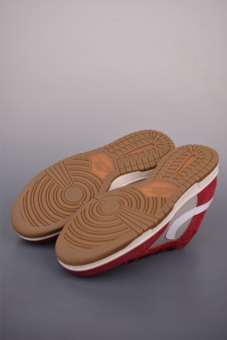 Nike SB Dunk Low view 3