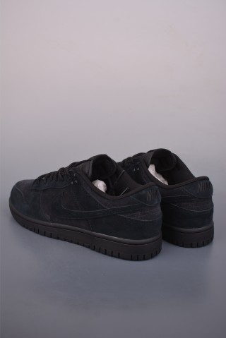 Nike SB Dunk Low view 2