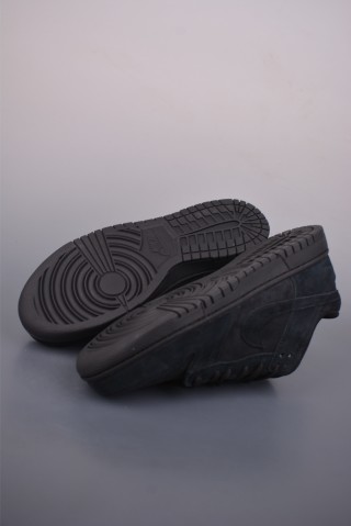 Nike SB Dunk Low view 3