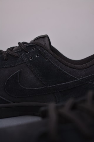 Nike SB Dunk Low view 8