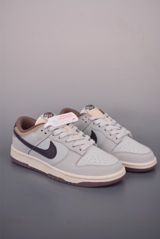 Nike SB Dunk Low view 1