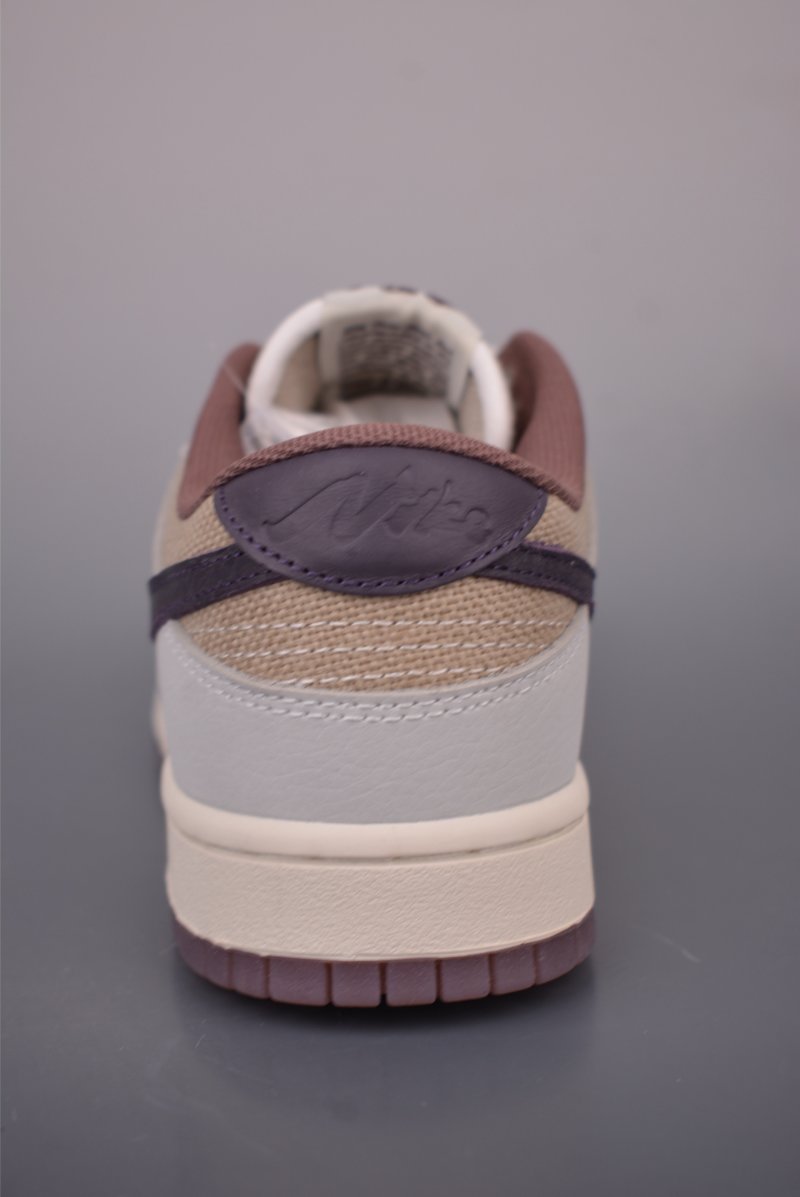 Nike SB Dunk Low view