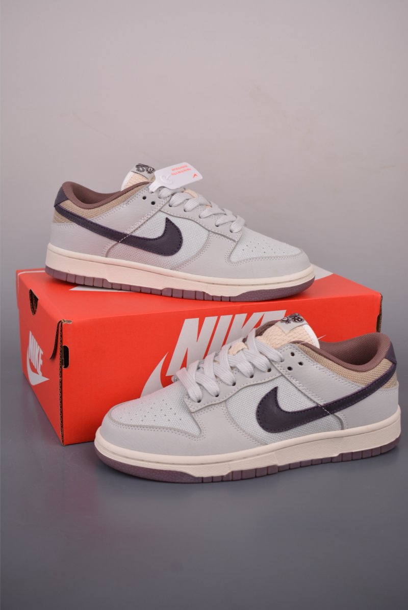 Nike SB Dunk Low view