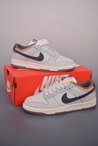 Nike SB Dunk Low view 5
