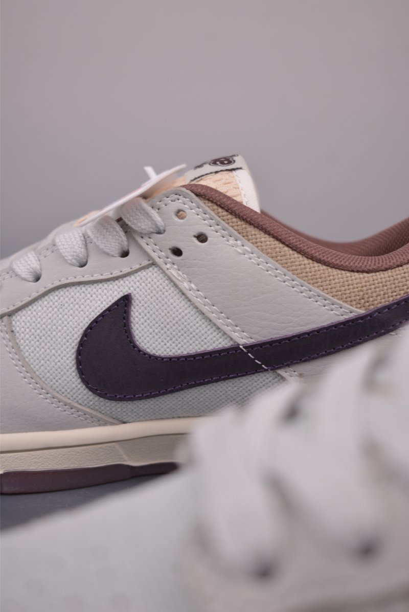 Nike SB Dunk Low view