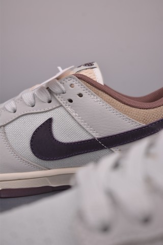 Nike SB Dunk Low view 8