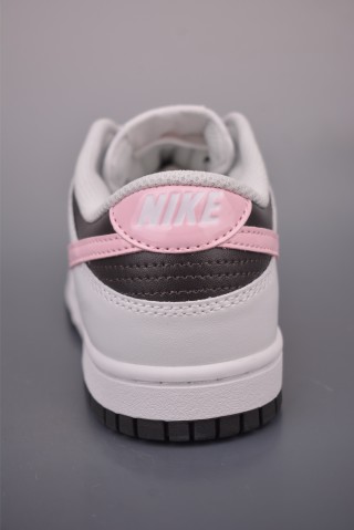 Nike SB Dunk Low 'Grey / Pink' view 4