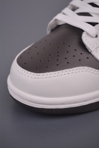 Nike SB Dunk Low 'Grey / Pink' view 6