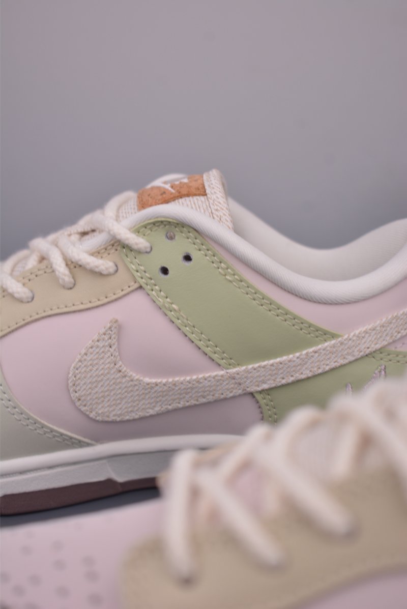 Nike SB Dunk Low view