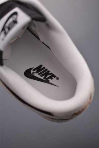 Nike SB Dunk Low view 9