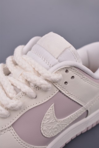 Nike SB Dunk Low view 7